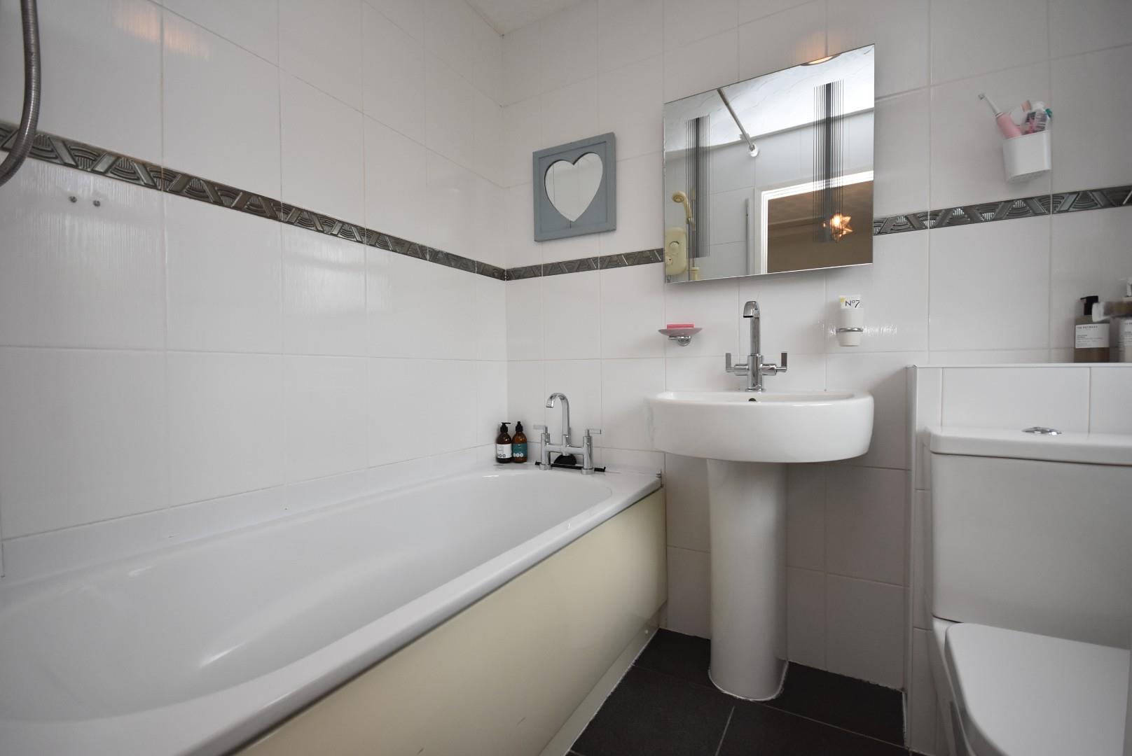 6 Rowan Close, Penarth, CF64 5BU